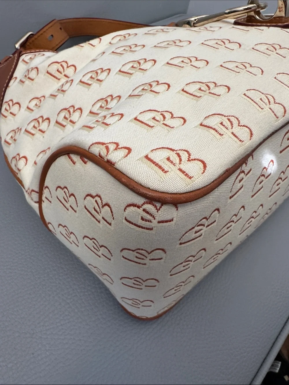 DOONEY & BOURKE CREAM TAN CANVAS LEATHER DB LOGO LOCK HOBO CRESCENT SHOULDER BAG